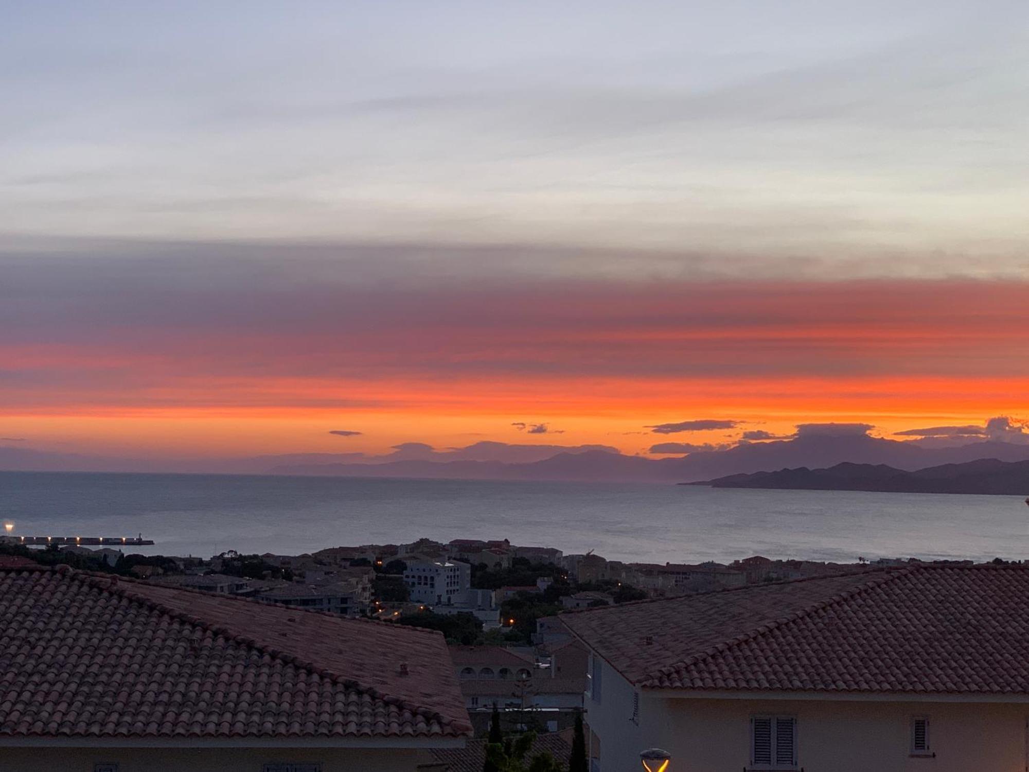 T2 Clim 54M2, 17M2 De Terrasse Tres Belle Vue Mer LʼÎle-Rousse المظهر الخارجي الصورة